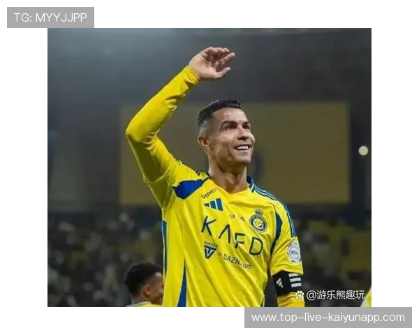 C罗背身倚住对手再送妙传——洞察背身技法的商业解码